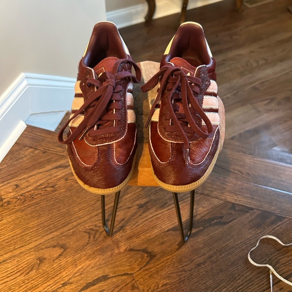 Adidas Samba Sneakers Bergandy Samba OG Sneakers size 8 1/2 - Picture 2 of 13